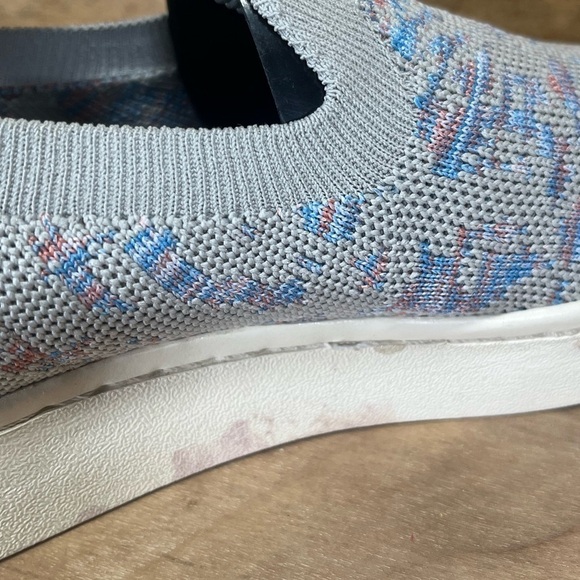 Skechers Arch Fit Knit Womens Size 7 Slip On Shoes Sneakers Light Gray 158404 - Picture 6 of 9